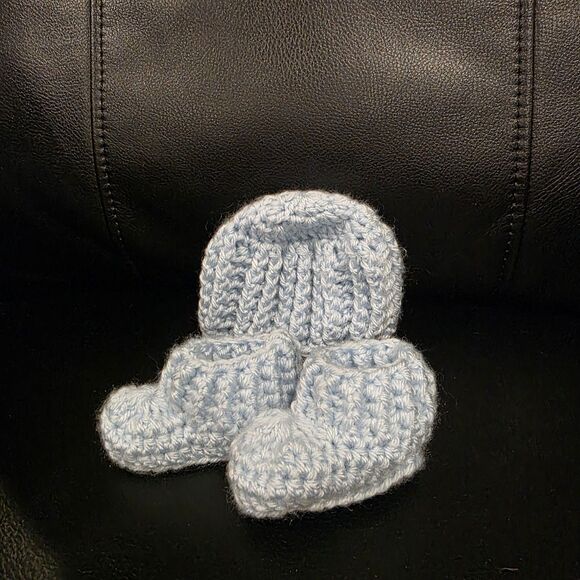 Baby Crochet Booties Hat New, Acrylic Pick Size & Colors Made To Order - Picture 3 of 12